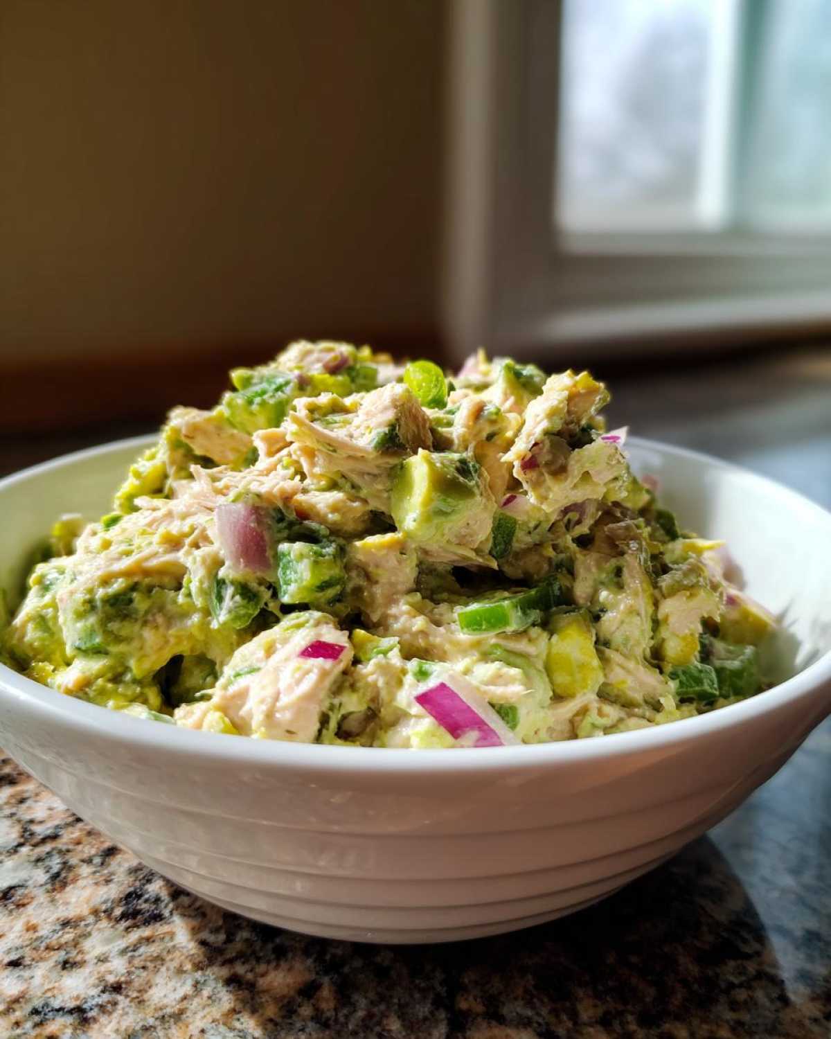 Avocado tuna salad - detail 1