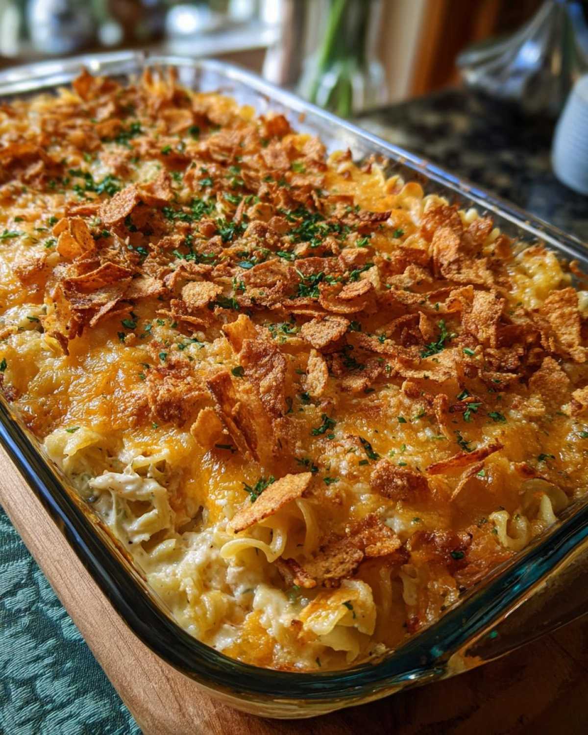 Classic tuna noodle casserole - detail 1