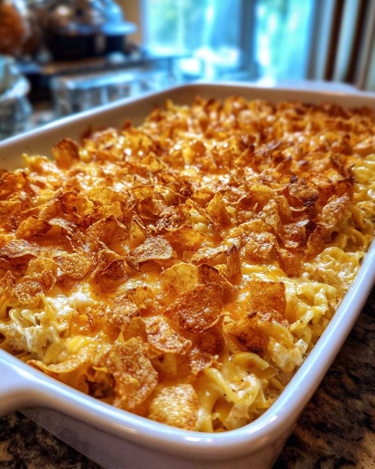 Classic tuna noodle casserole - detail 3