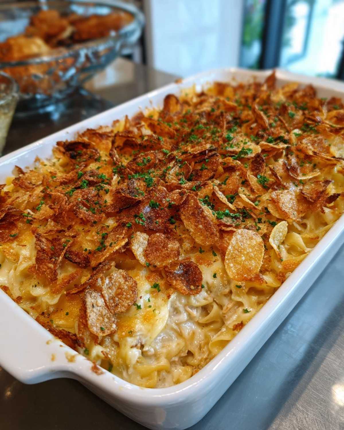 Classic tuna noodle casserole - detail 4