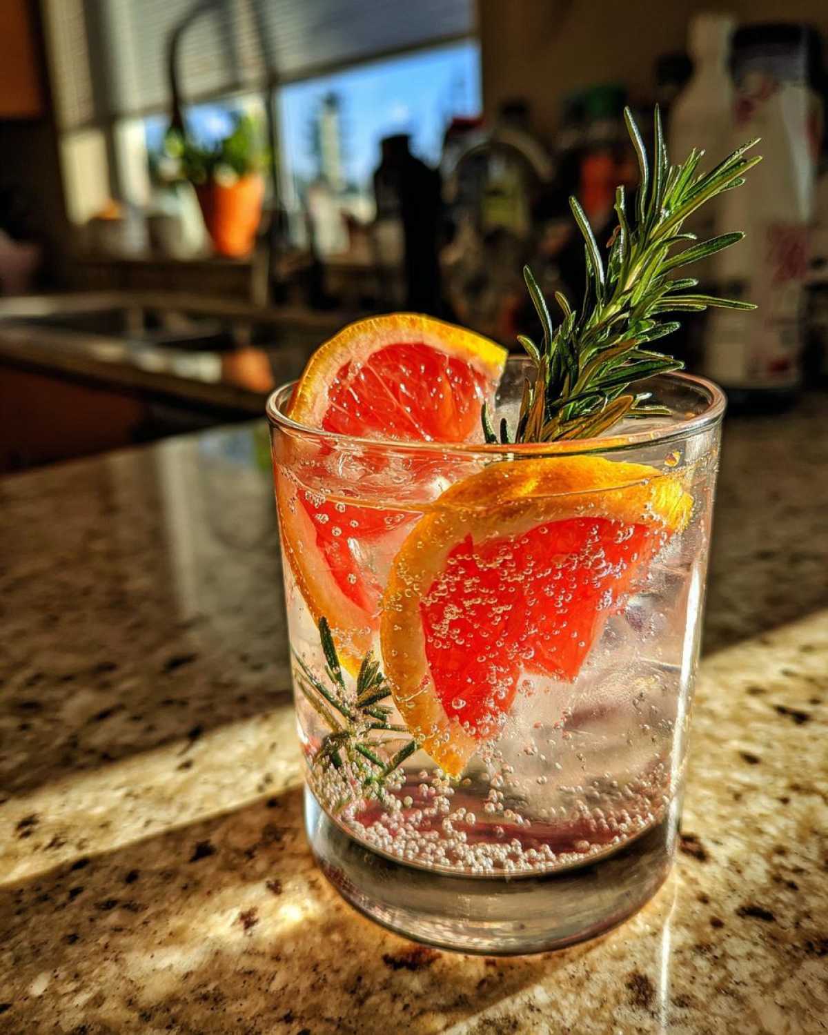 Grapefruit Rosemary Gin & Tonic - detail 2