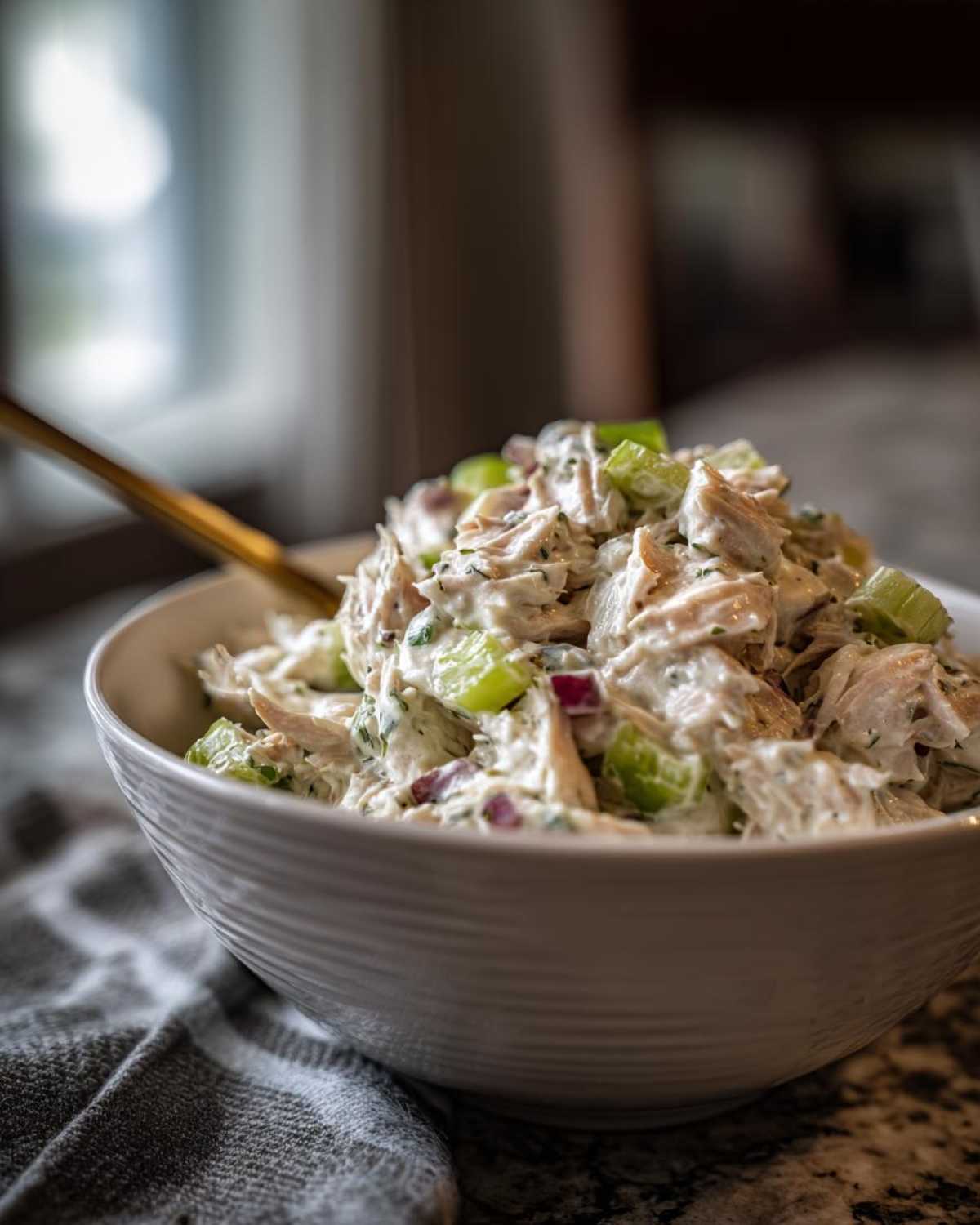 Greek yogurt tuna salad - detail 3