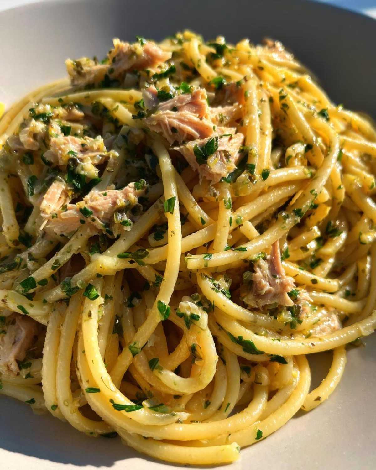 Lemon garlic tuna pasta - detail 2