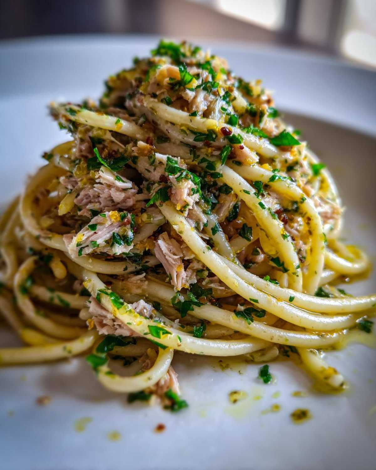 Lemon garlic tuna pasta - detail 3