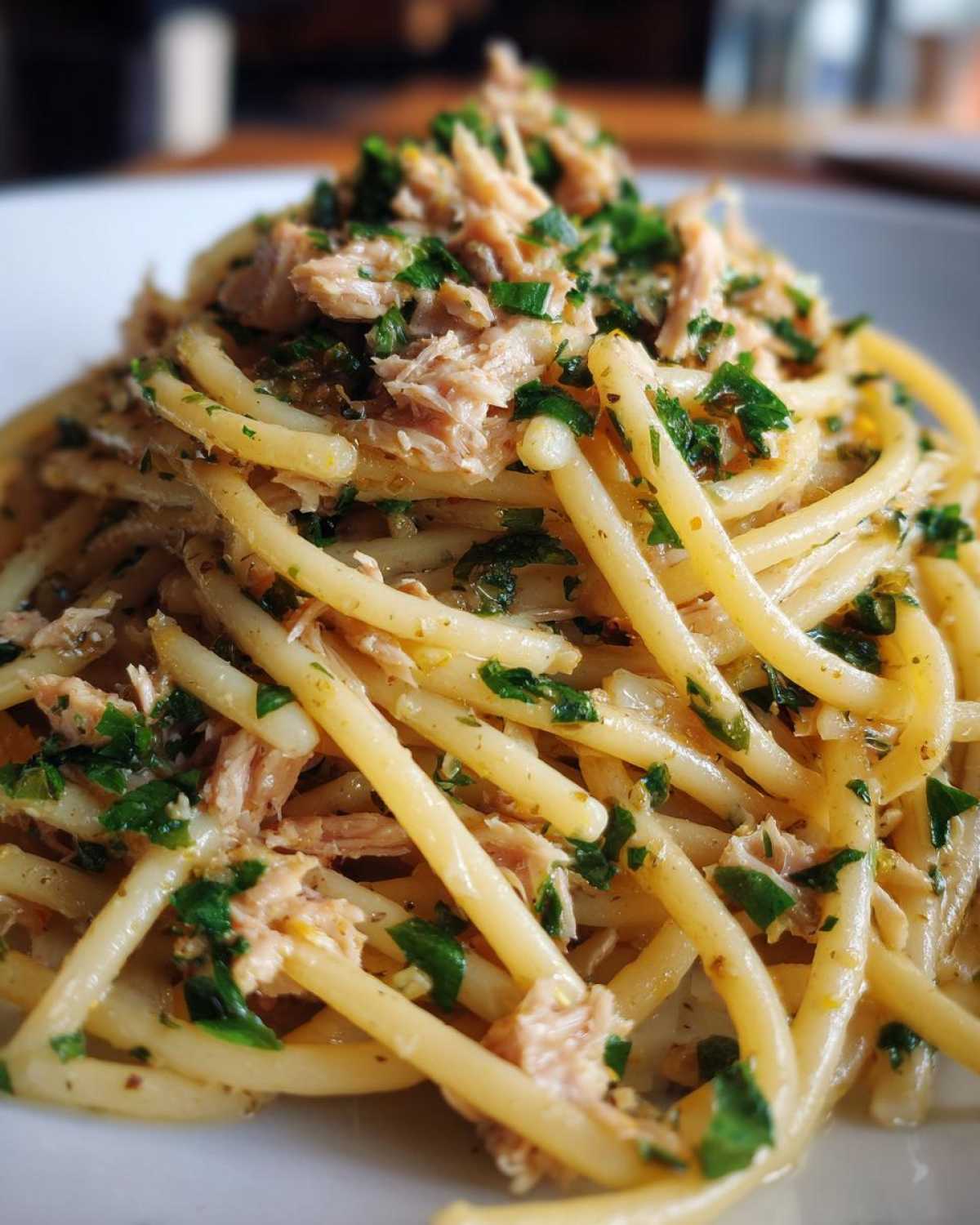 Lemon garlic tuna pasta - detail 4