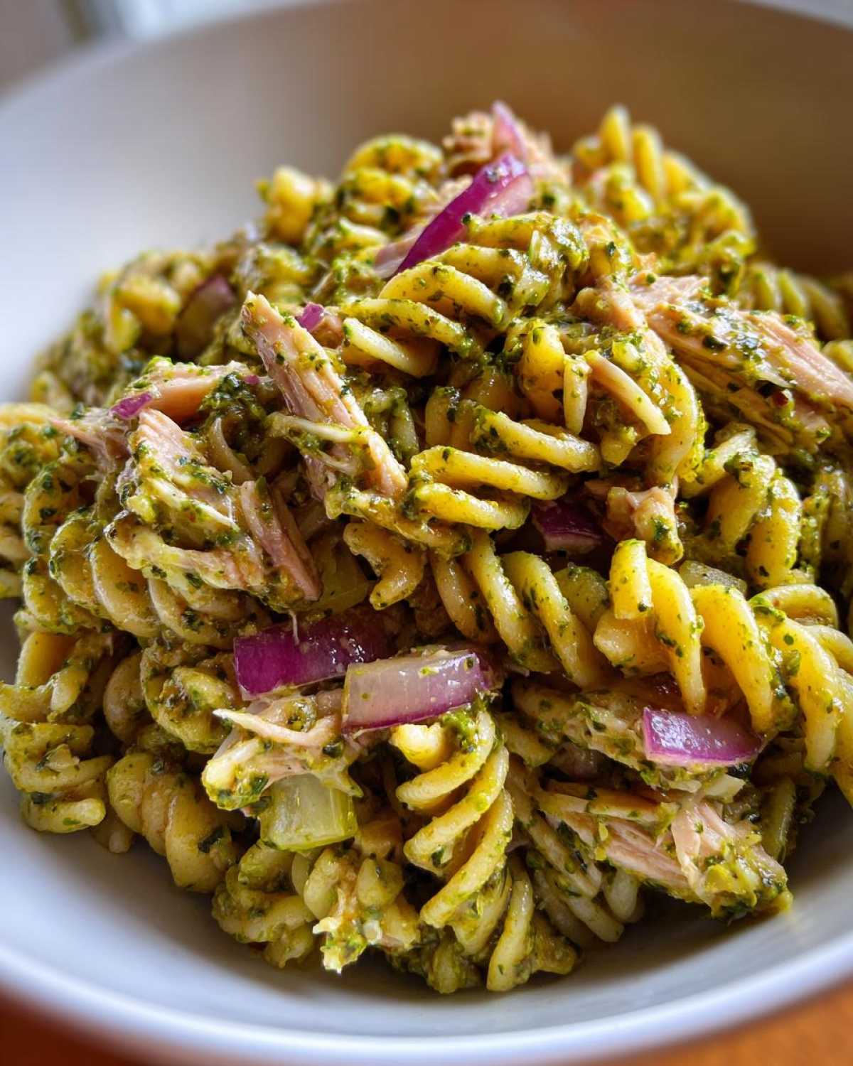 Pesto tuna pasta salad - detail 4