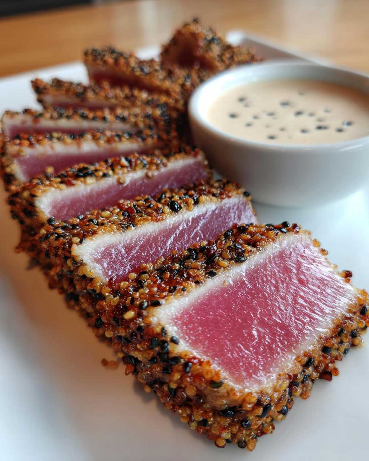 Sesame-crusted tuna steak - detail 3