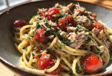 Tomato basil tuna pasta