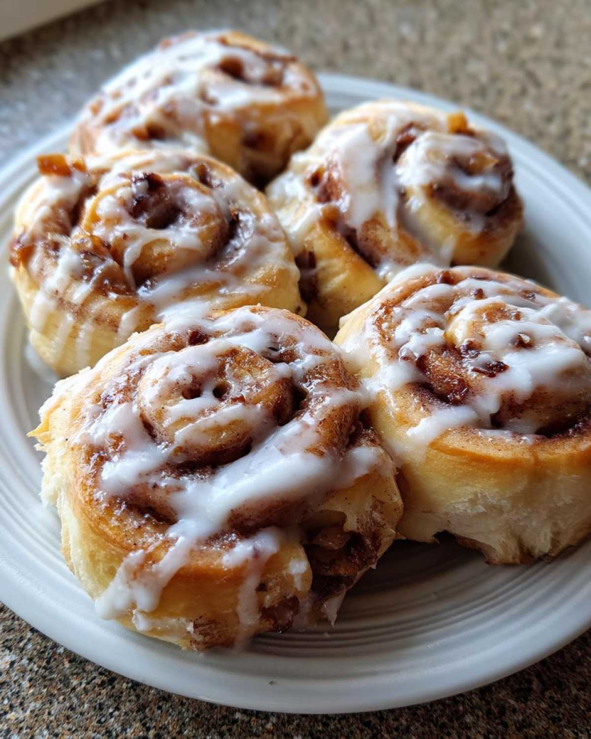 Apple Pie Cinnamon Rolls - detail 3