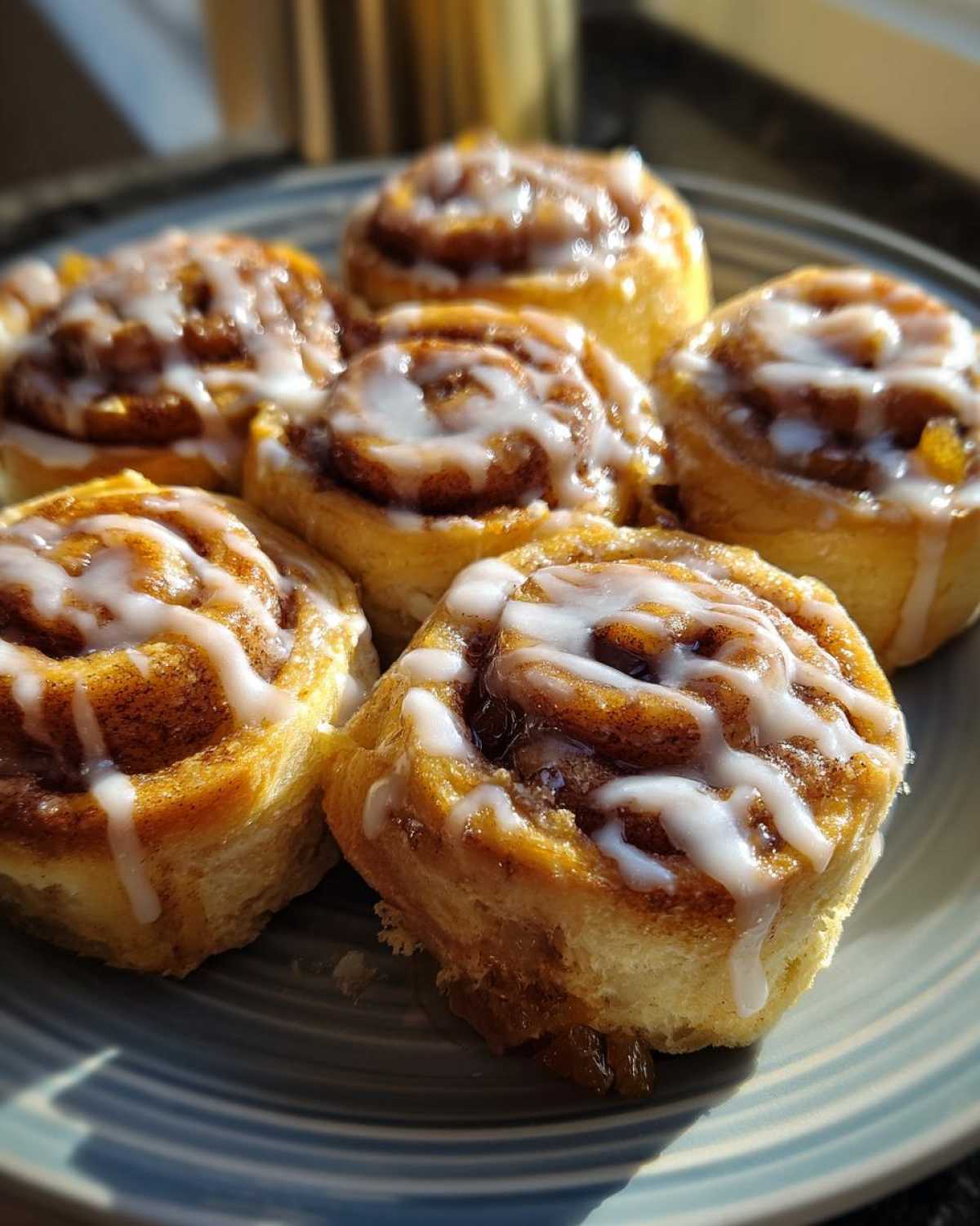 Apple Pie Cinnamon Rolls - detail 2