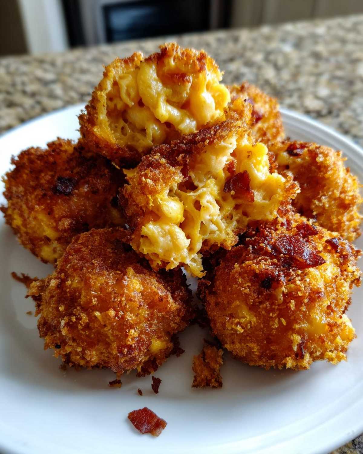 Bacon Mac and Cheese Bites - detail 1