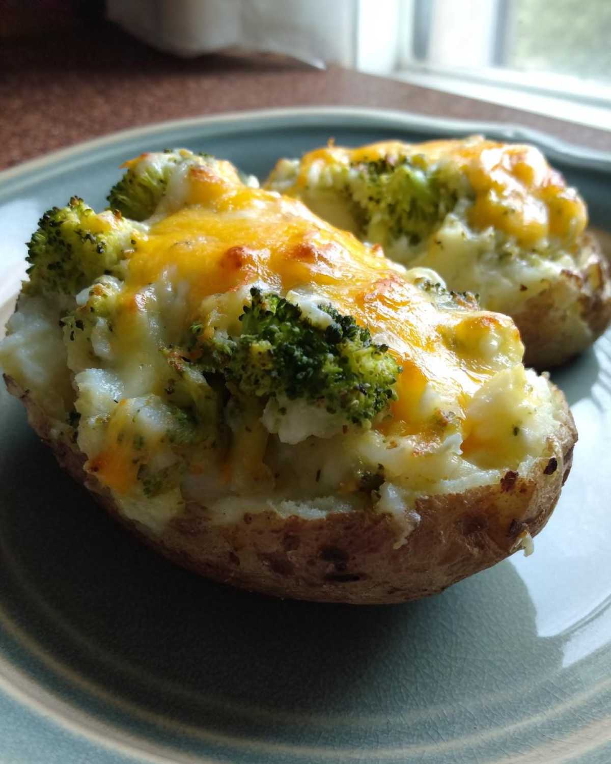 Broccoli Cheddar Stuffed Potatoes - detail 4