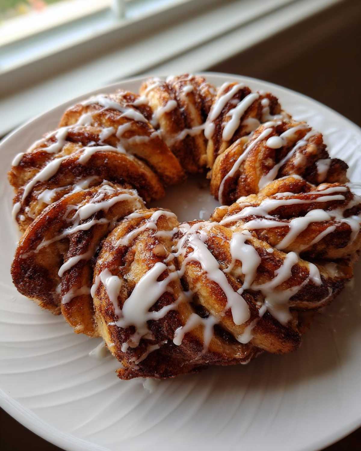 Cinnamon Roll Wreath - detail 1