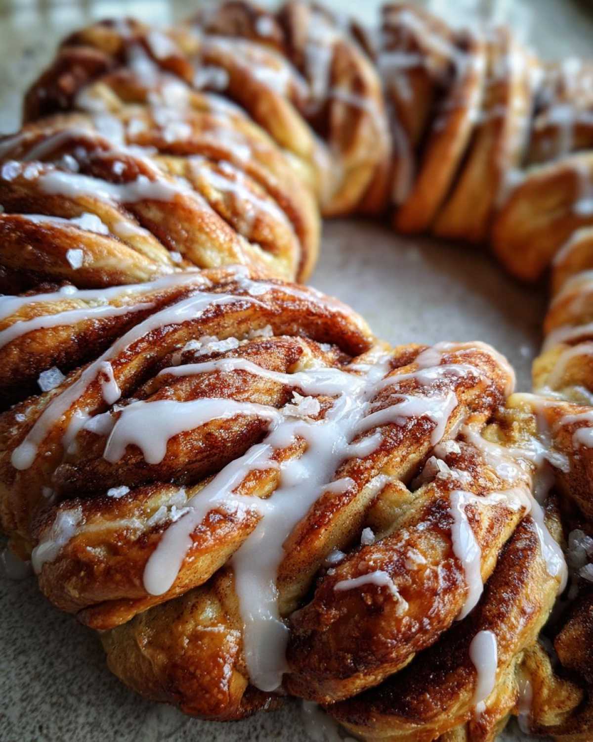 Cinnamon Roll Wreath - detail 2