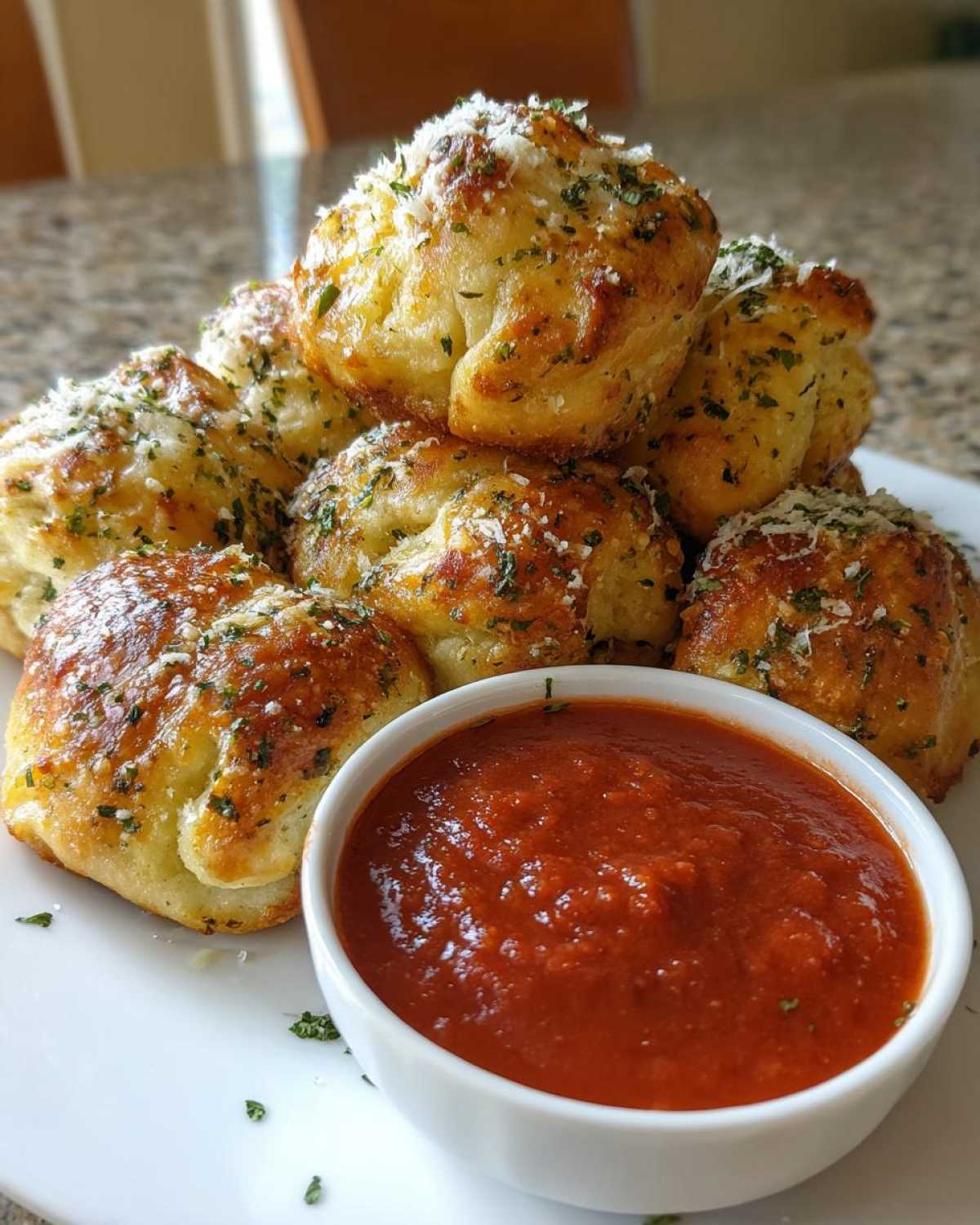 Garlic Knots with Marinara - detail 3