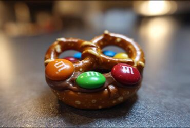 Holiday Pretzel Hugs