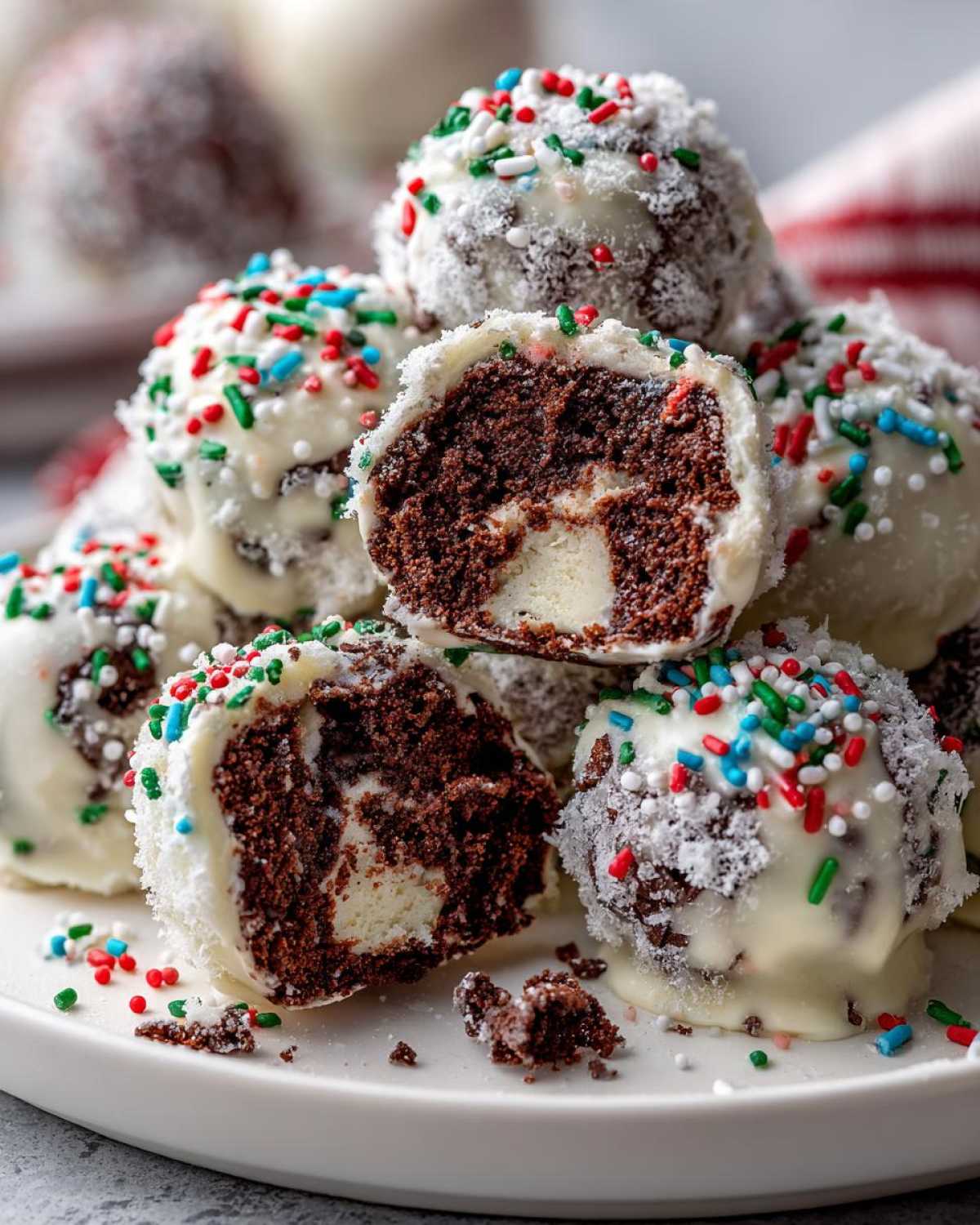 Oreo Truffle Snowballs - detail 1