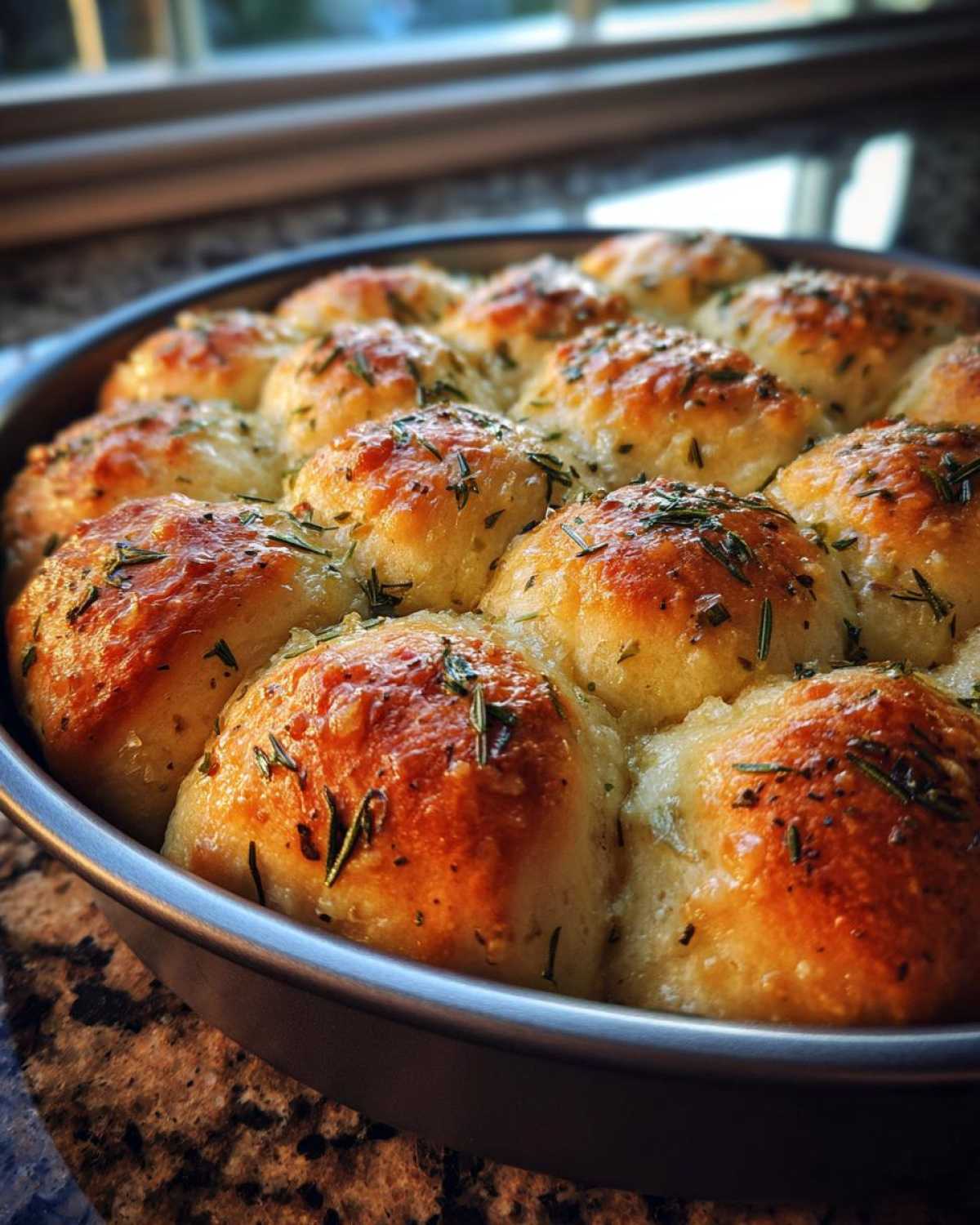 Rosemary Garlic Pull-Apart Rolls - detail 3