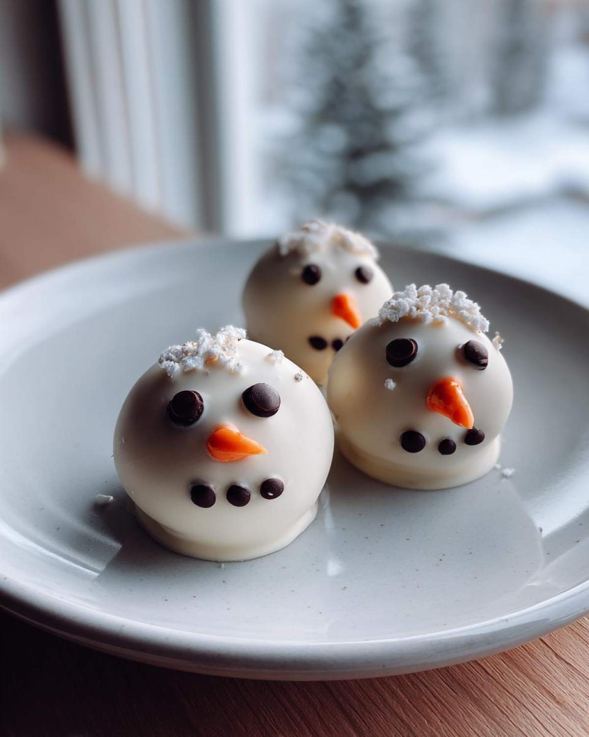 Snowman Oreo Truffles - detail 2