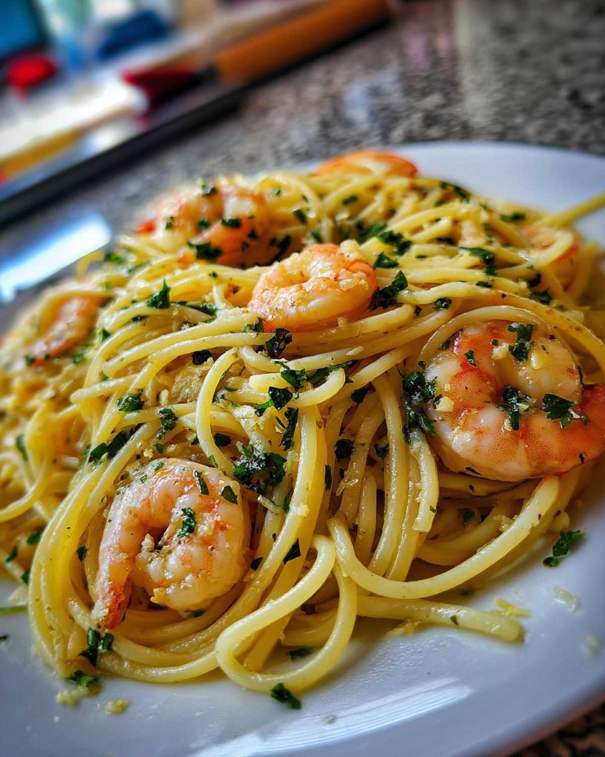 Spaghetti Aglio e Olio with Shrimp - detail 4