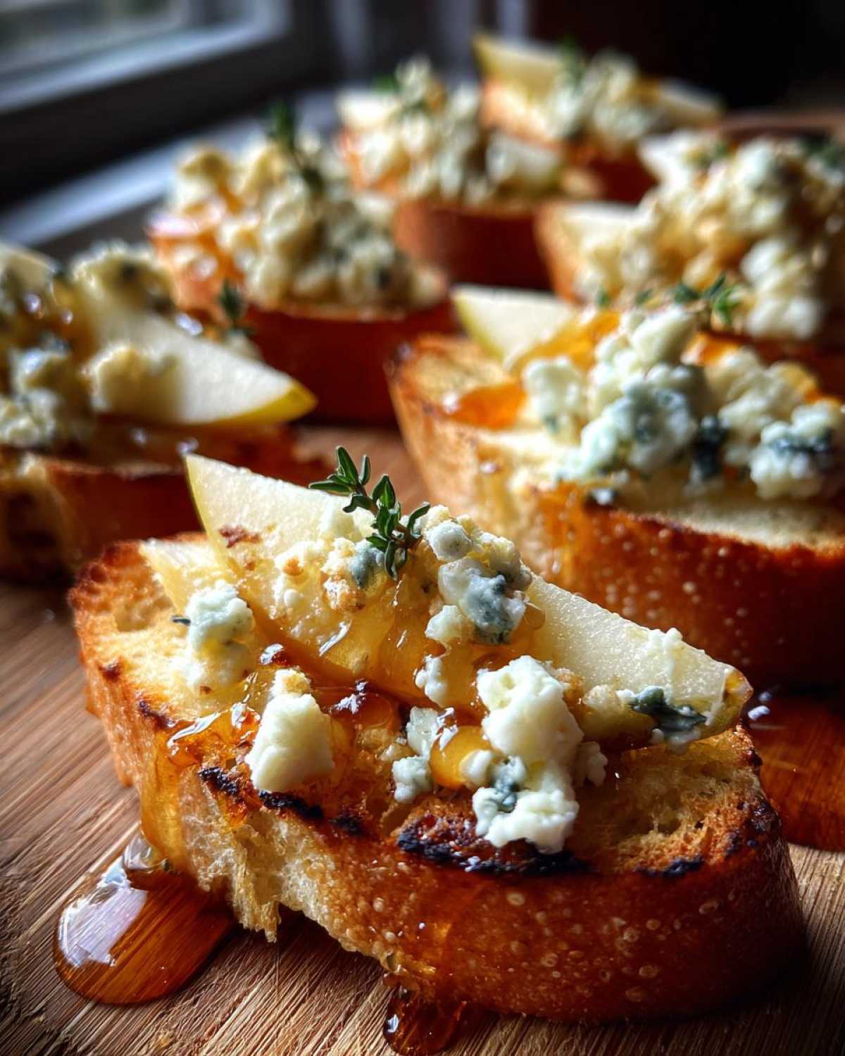 Blue Cheese Pear Crostini - detail 1