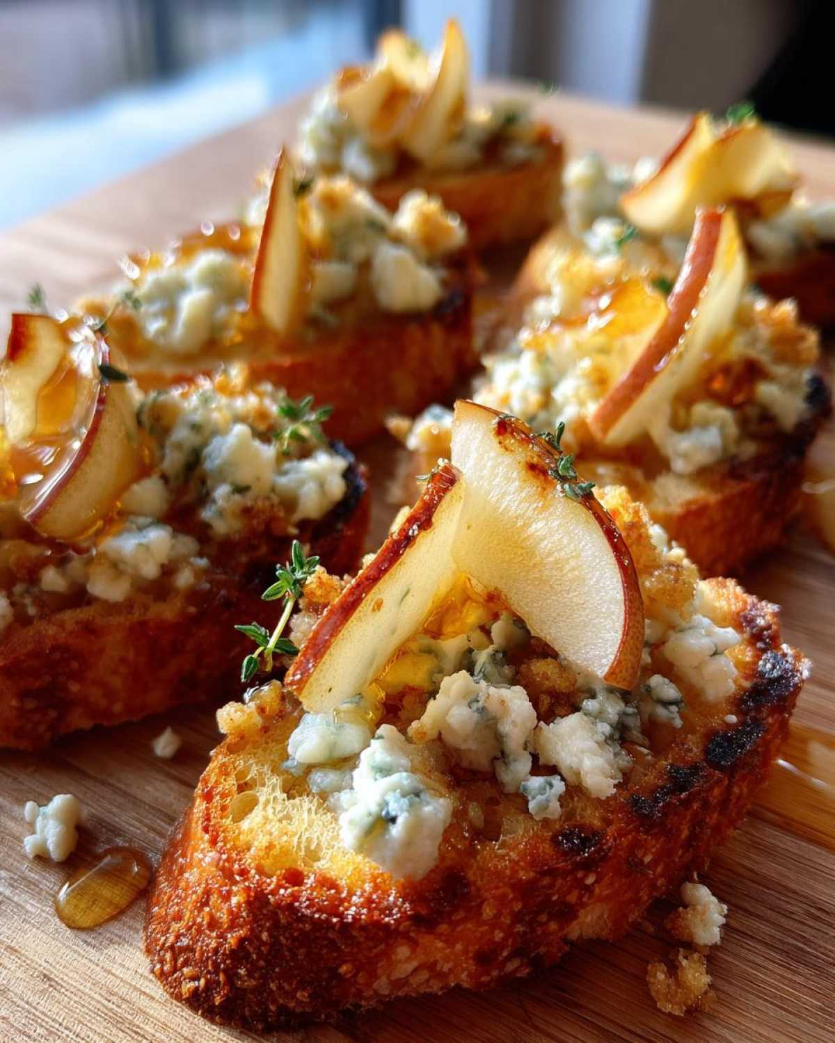 Blue Cheese Pear Crostini - detail 4
