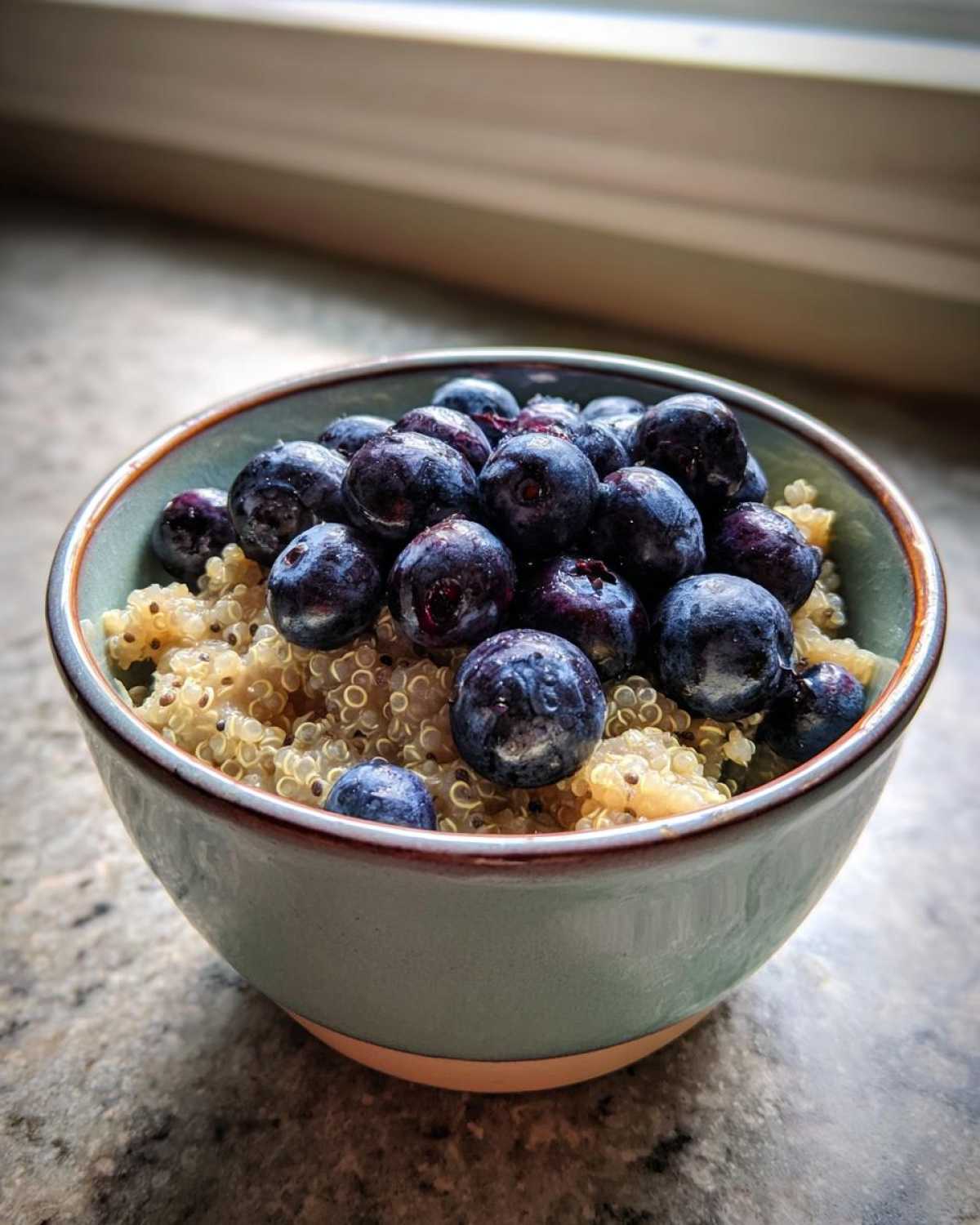 Blueberry Quinoa Breakfast Bowl - detail 3