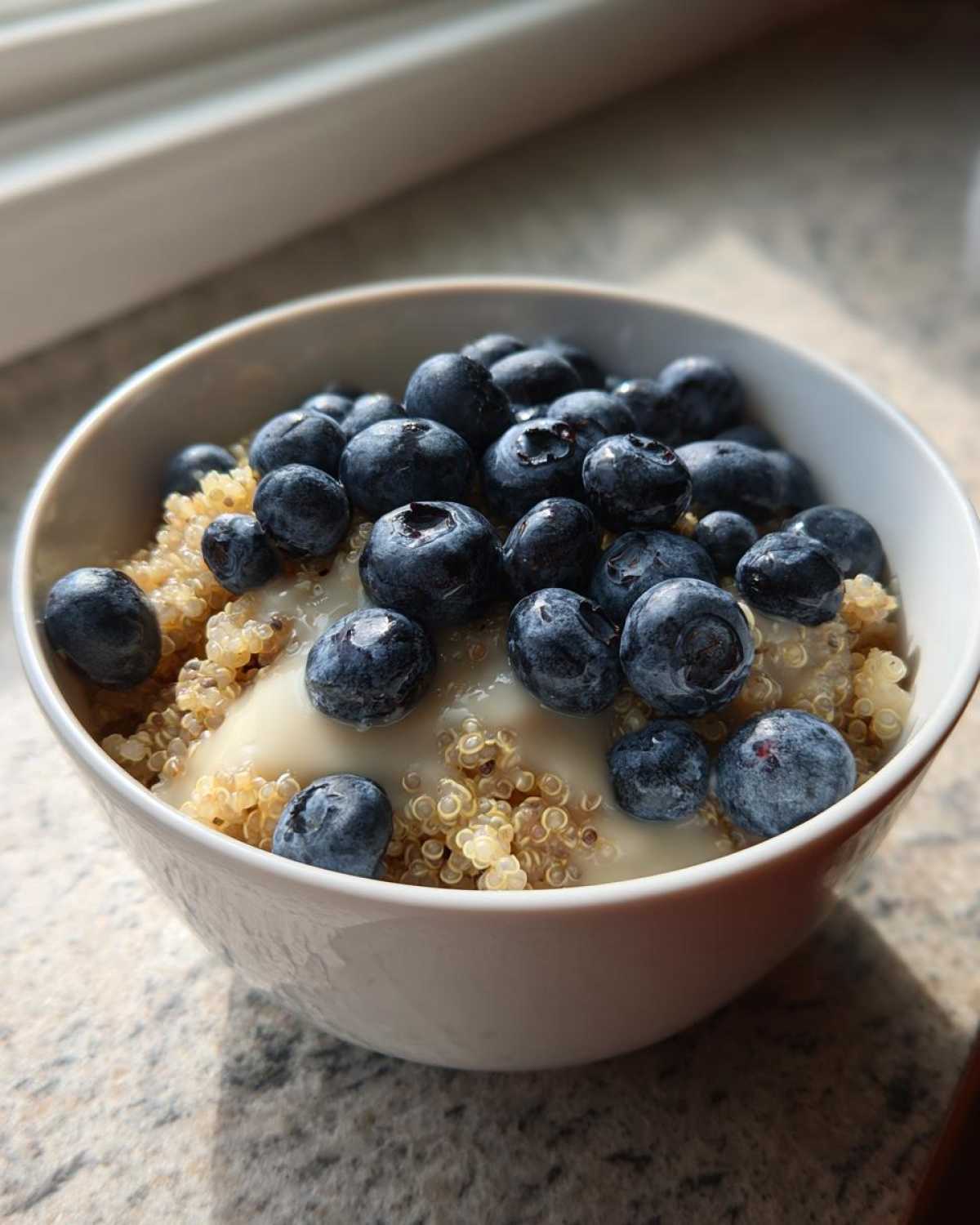 Blueberry Quinoa Breakfast Bowl - detail 4