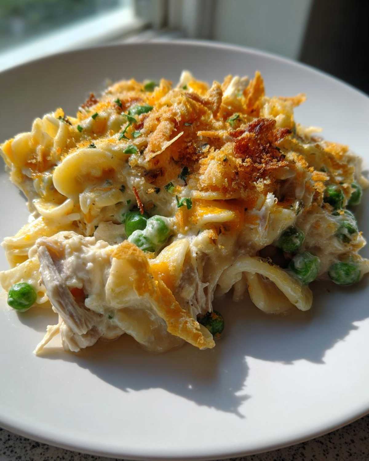 Classic tuna noodle casserole - detail 1