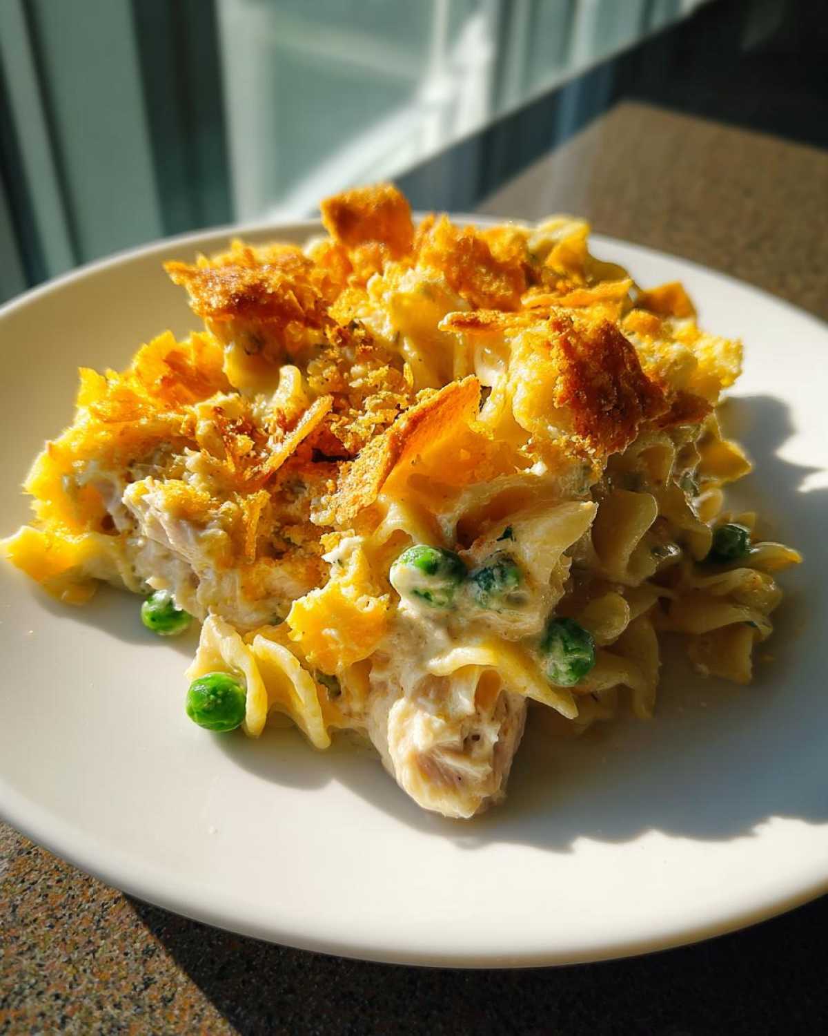 Classic tuna noodle casserole - detail 2