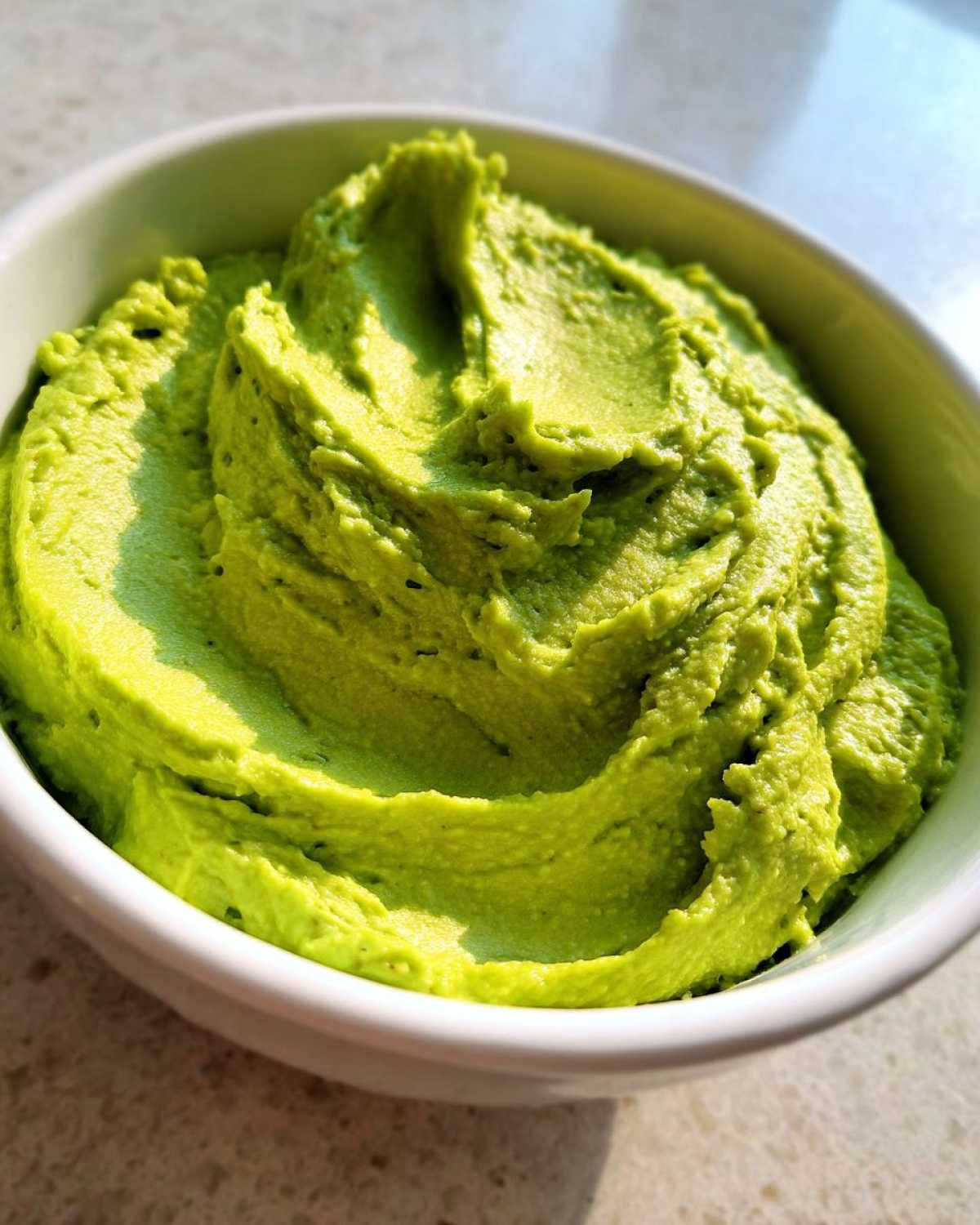Creamy Avocado Spinach Dip - detail 4