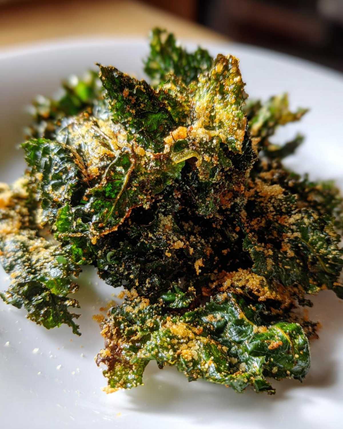 Crispy Parmesan Kale Chips - detail 2
