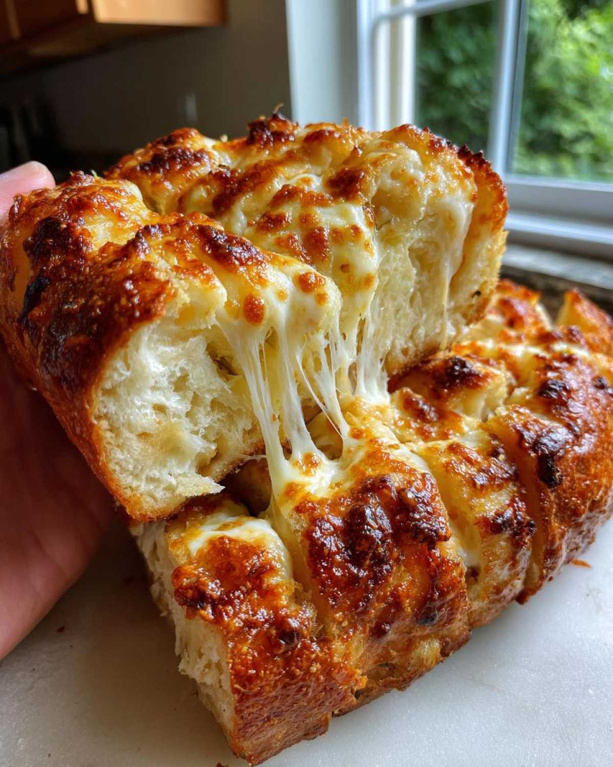 Pull-Apart Cheesy Garlic Breadsticks - detail 1