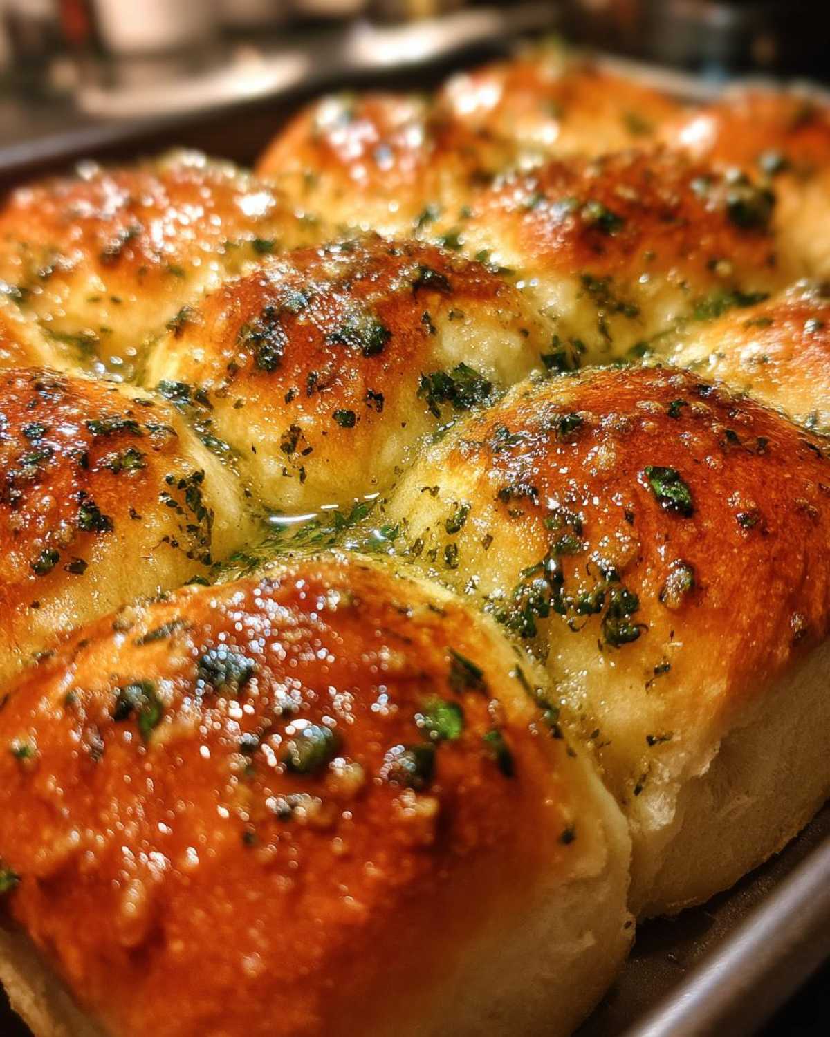 Soft Garlic Herb Dinner Rolls - detail 1