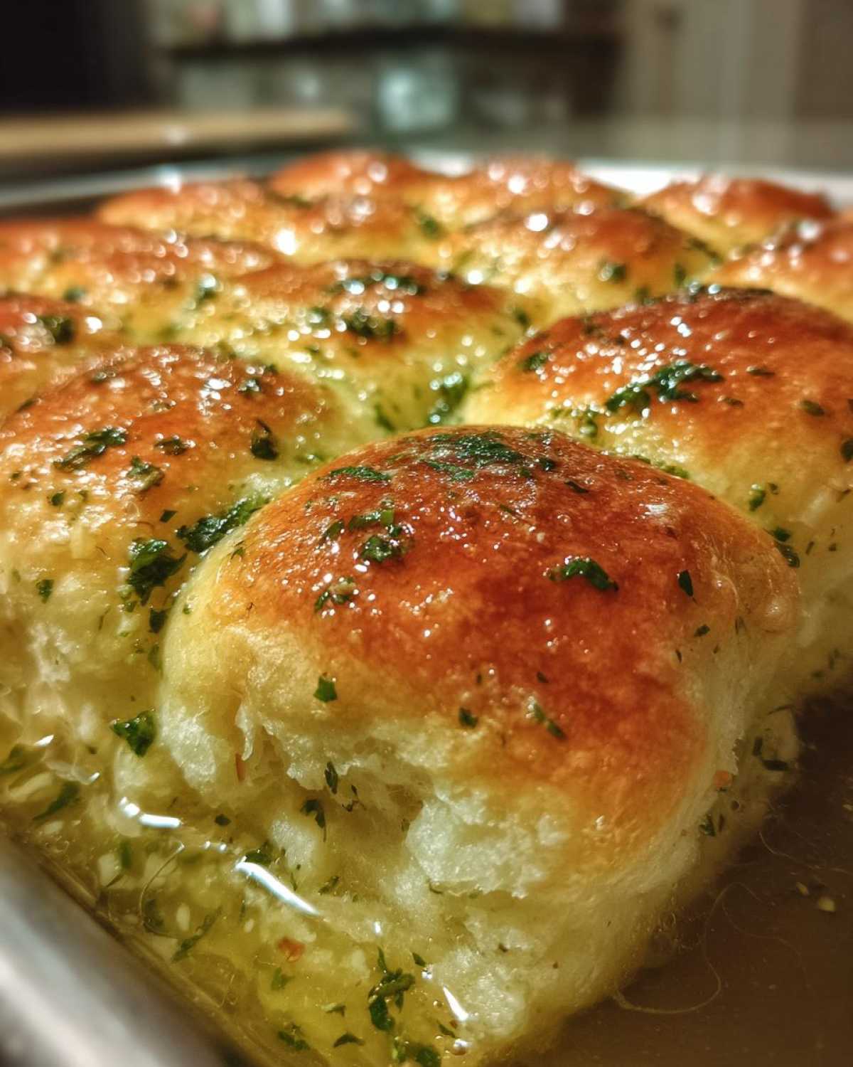 Soft Garlic Herb Dinner Rolls - detail 2